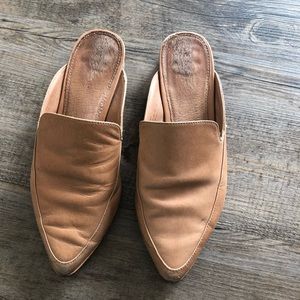 Halogen Corbin Mule Size 4M, Wheat Leather